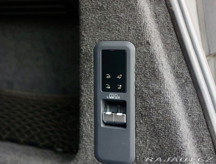 Land Rover Range Rover Sport P460e 3.0 V6 ehybrid 338 2025