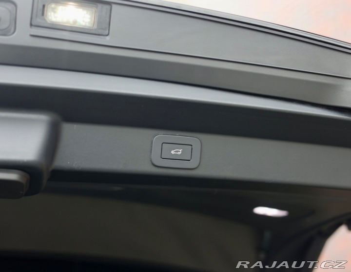 Land Rover Range Rover Sport P460e 3.0 V6 ehybrid 338 2025