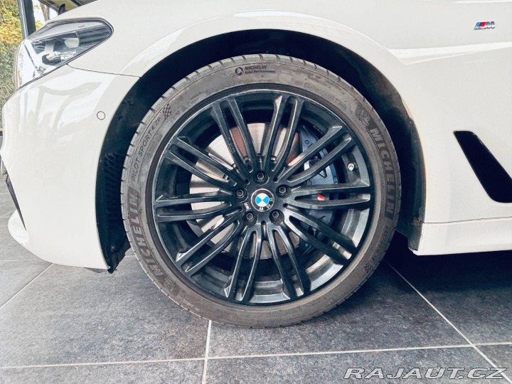 BMW 5 540i A/T 2017