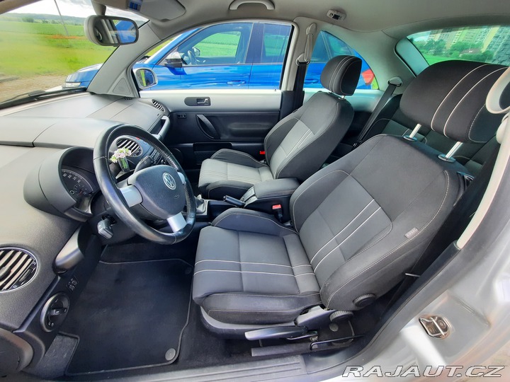 Volkswagen New Beetle Sport Line 2010