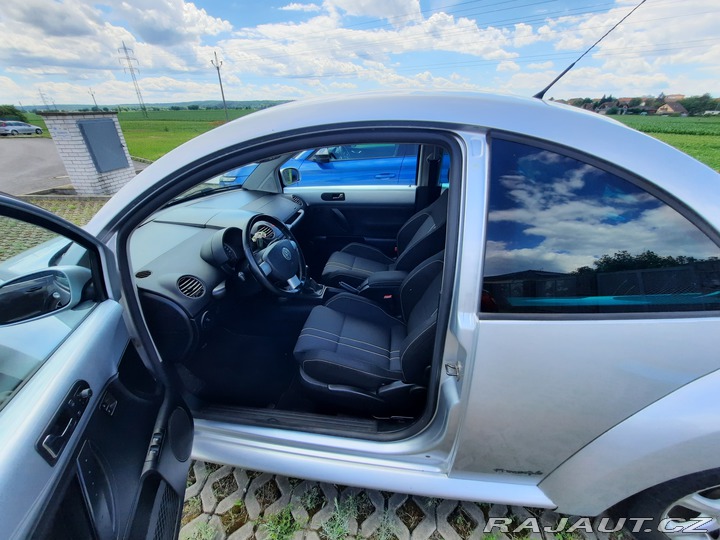 Volkswagen New Beetle Sport Line 2010