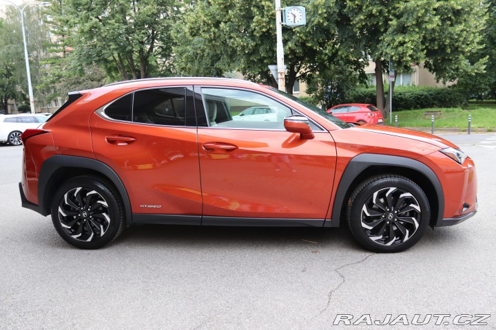 Lexus Ostatní modely UX 250h Lexus UX 250h Hybrid (135 2021
