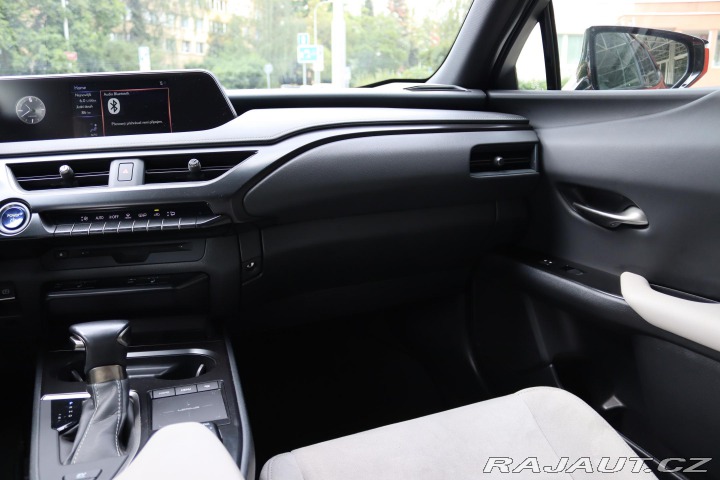 Lexus Ostatní modely UX 250h Lexus UX 250h Hybrid (135 2021