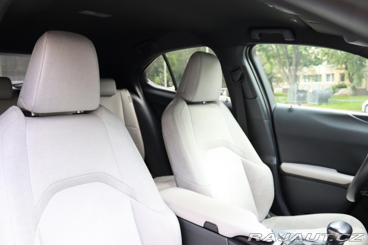 Lexus Ostatní modely UX 250h Lexus UX 250h Hybrid (135 2021