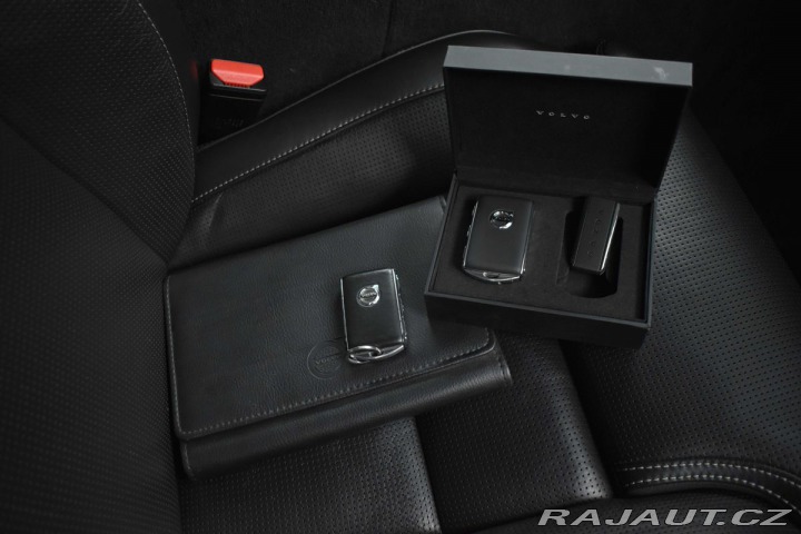 Volvo XC90 D5 INSCRIPTION*TAŽNÉ*7.MÍ 2016