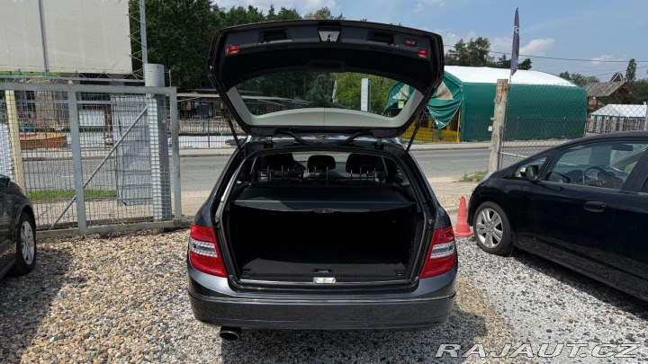 Mercedes-Benz C C200CGI 135kW *A/T*Xenon* 2010