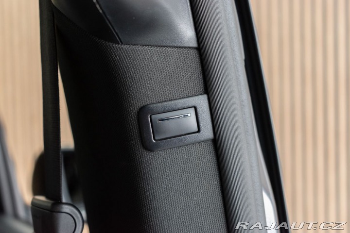 Mercedes-Benz V 300d 4M*PPF*N.TOPENÍ*TAŽN 2023