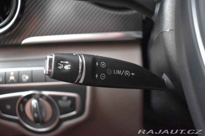 Mercedes-Benz V 300d 4M*PPF*N.TOPENÍ*TAŽN 2023