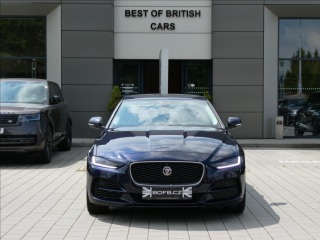 Jaguar XE 2,0 P300 SE, 1.Maj ČR, AW