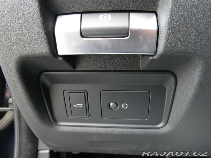 Jaguar XE 2,0 P300 SE, 1.Maj ČR, AW 2019