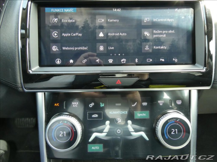 Jaguar XE 2,0 P300 SE, 1.Maj ČR, AW 2019