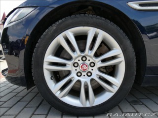 Jaguar XE 2,0 P300 SE, 1.Maj ČR, AW 2019