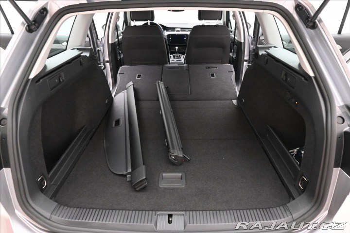 Volkswagen Passat 2,0 TDI 110 kW DSG Busine 2022