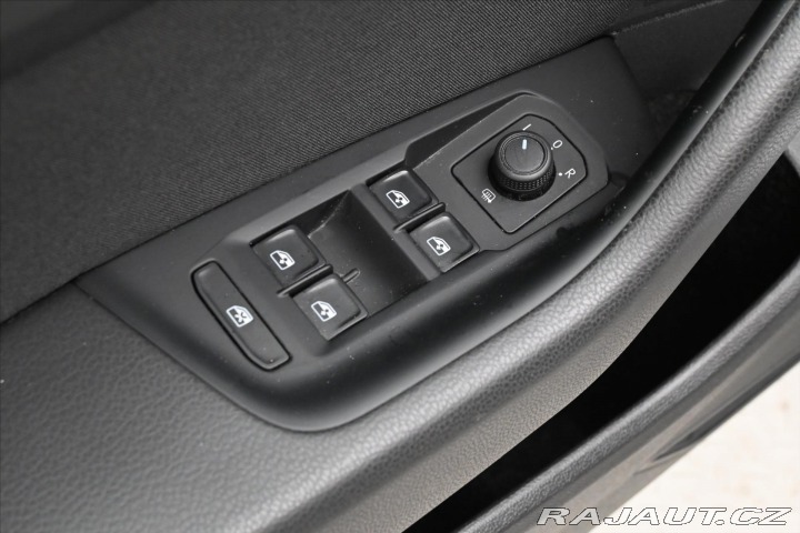 Volkswagen Passat 2,0 TDI 110 kW DSG Busine 2022