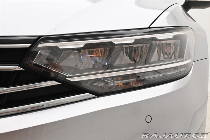 Volkswagen Passat 2,0 TDI 110 kW DSG Busine 2022