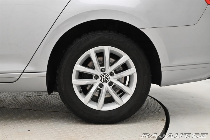 Volkswagen Passat 2,0 TDI 110 kW DSG Busine 2022