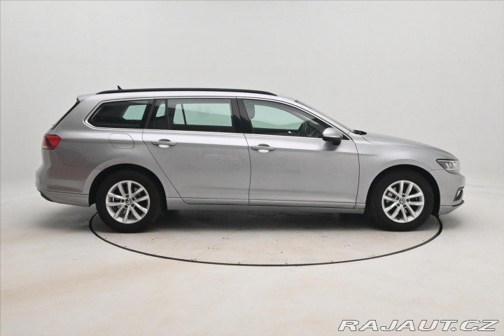 Volkswagen Passat 2,0 TDI 110 kW DSG Busine 2022
