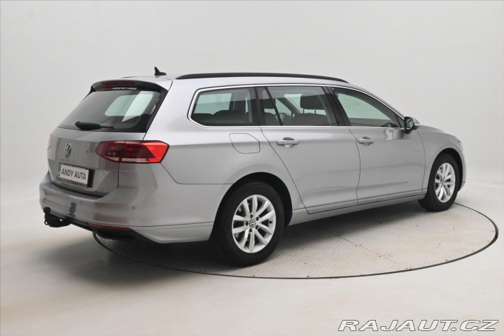 Volkswagen Passat 2,0 TDI 110 kW DSG Busine 2022