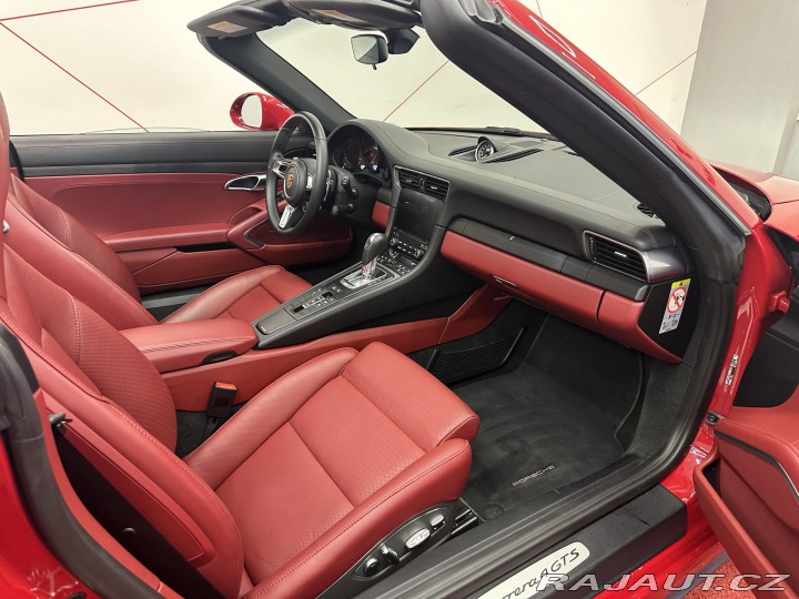 Porsche 911 4GTS*DPH*CHRONO*CENT. MAT 2018