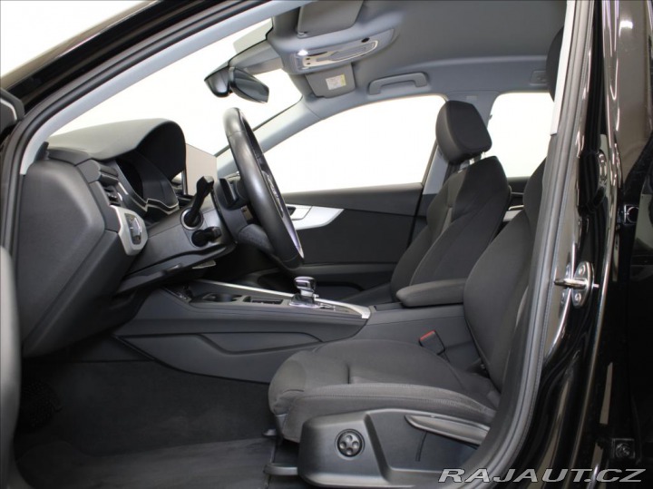 Audi A4 2,0 40TDi S-Line 56tkm. 1 2022
