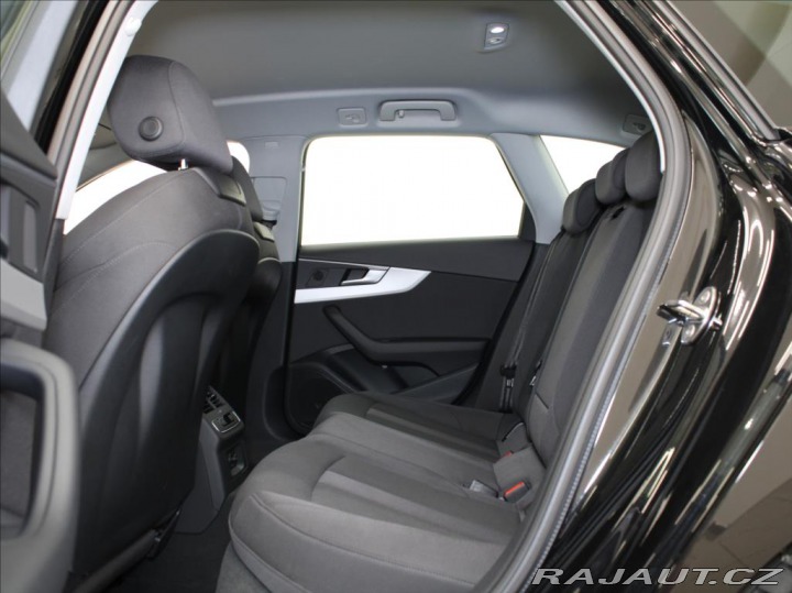 Audi A4 2,0 40TDi S-Line 56tkm. 1 2022