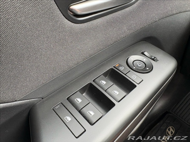 Hyundai Kona 1,6 T-GDI SMART 145KW AT 2024
