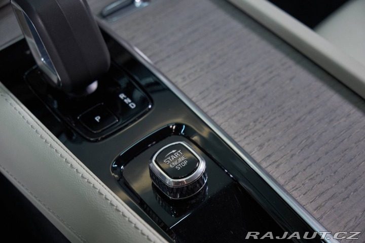 Volvo V90 2024