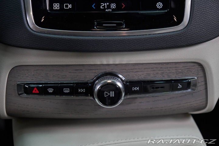 Volvo V90 2024