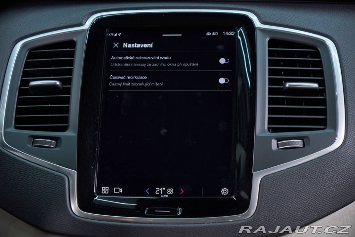 Volvo V90 2024
