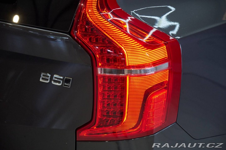Volvo V90 2024
