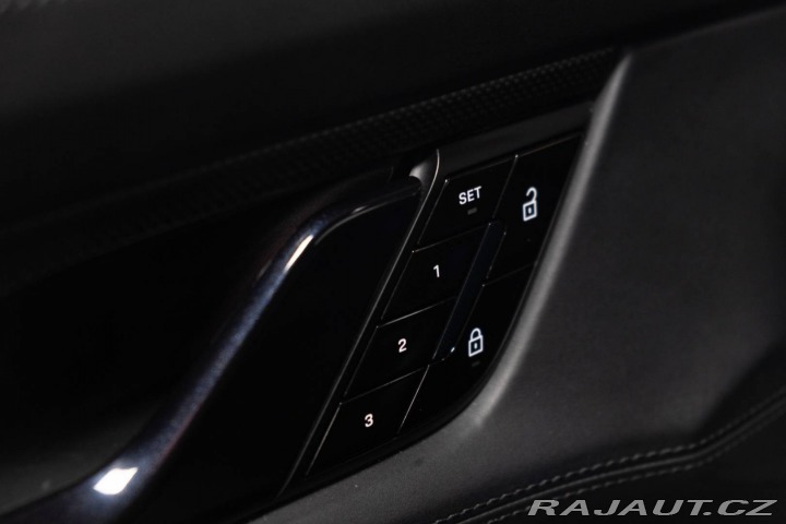 Porsche Taycan Turbo S 2020