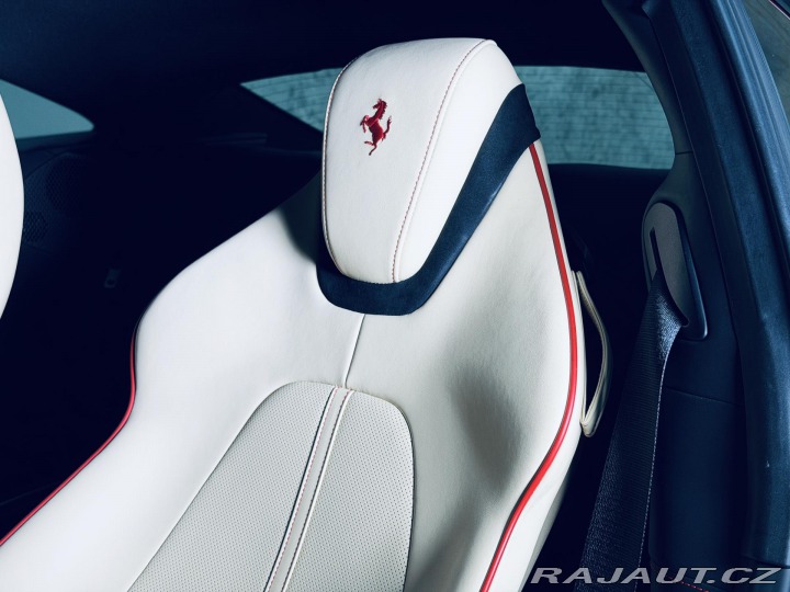 Ferrari Roma FULL CARBON MAX VÝB ZÁRUK 2021