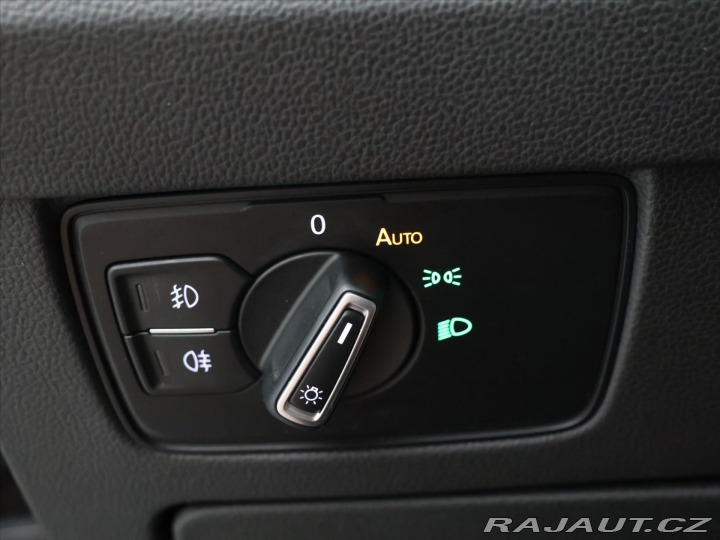 Volkswagen Passat 2,0 110kW BMT DSG Busines 2021