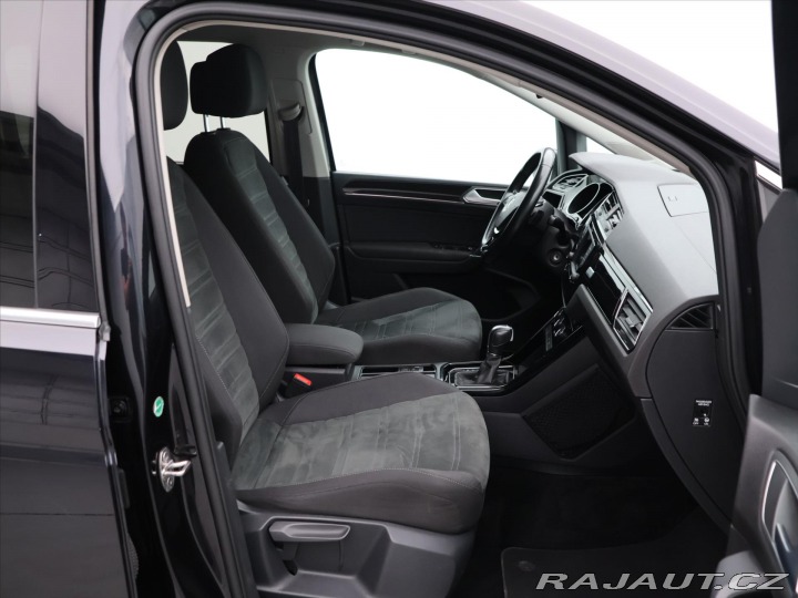 Volkswagen Touran 2,0 TDI 110kW DSG Highlin 2015