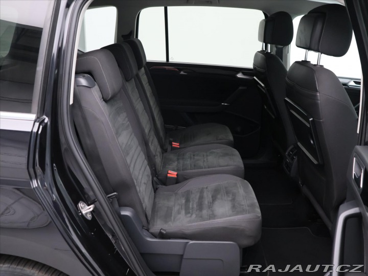 Volkswagen Touran 2,0 TDI 110kW DSG Highlin 2015