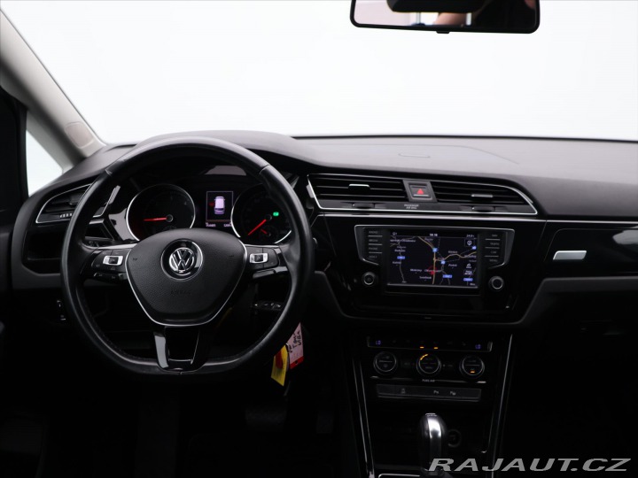 Volkswagen Touran 2,0 TDI 110kW DSG Highlin 2015