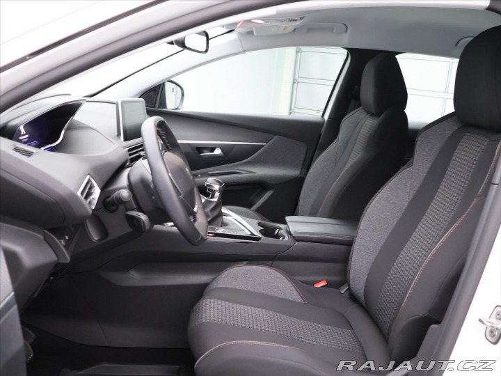 Peugeot 3008 1,5 BlueHDi 96Kw CZ DPH 2022