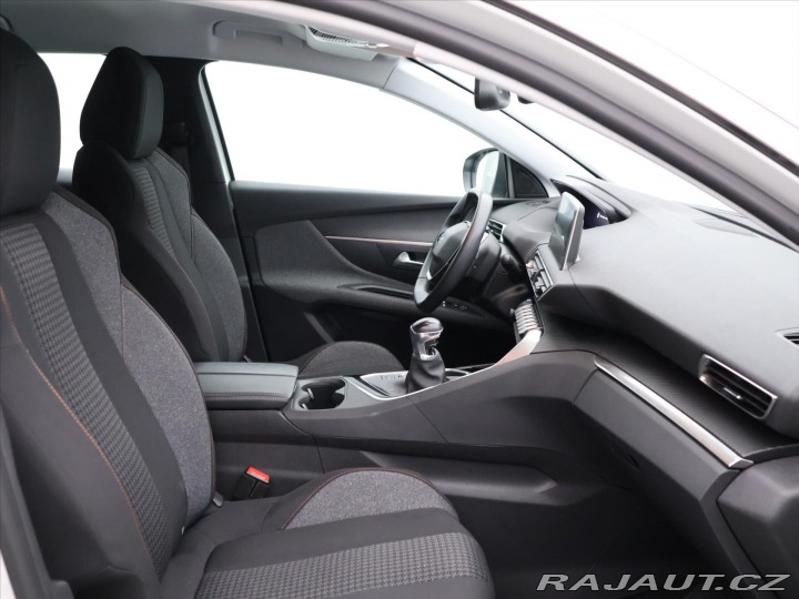 Peugeot 3008 1,5 BlueHDi 96Kw CZ DPH 2022