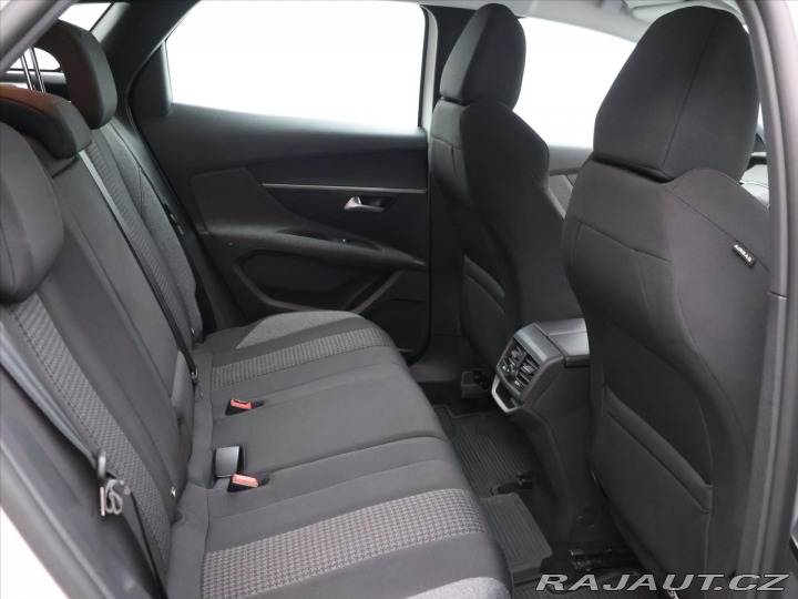 Peugeot 3008 1,5 BlueHDi 96Kw CZ DPH 2022