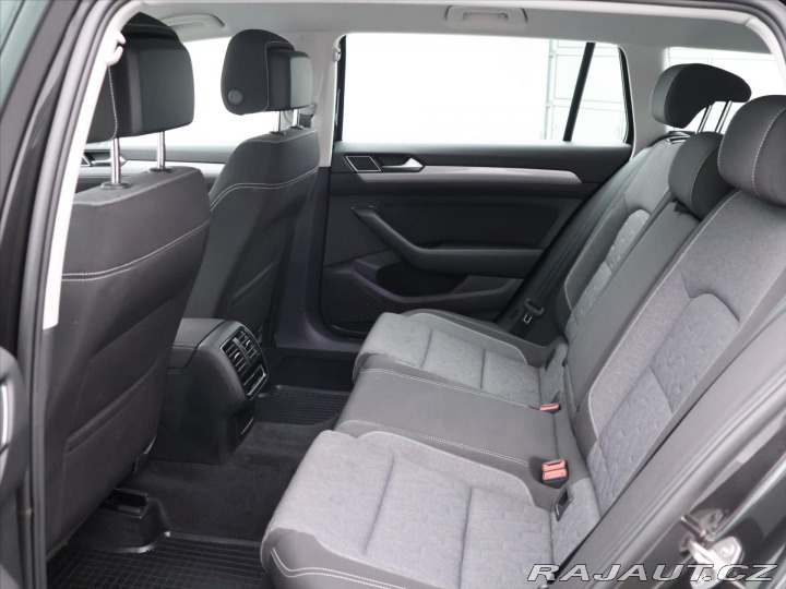 Volkswagen Passat Variant 1,5 TSI EVO 110kW 2024