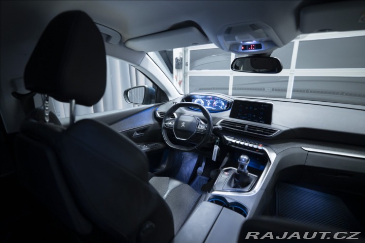 Peugeot 5008 1,2 PT KAMERA VÝHŘEV 7 MÍ 2018