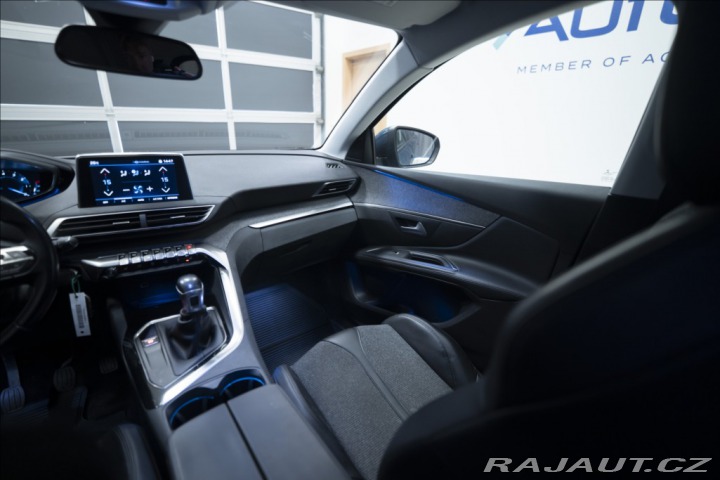 Peugeot 5008 1,2 PT KAMERA VÝHŘEV 7 MÍ 2018