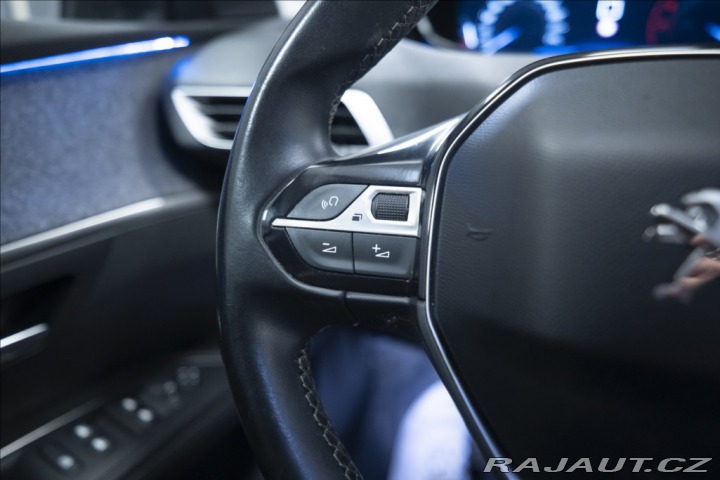 Peugeot 5008 1,2 PT KAMERA VÝHŘEV 7 MÍ 2018