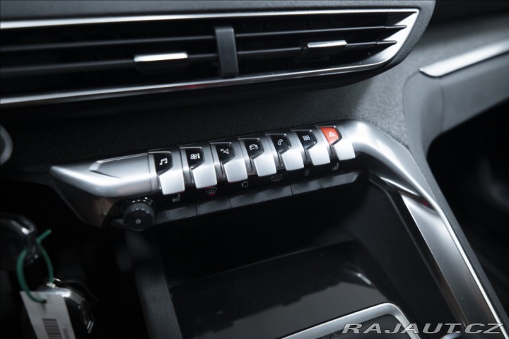 Peugeot 5008 1,2 PT KAMERA VÝHŘEV 7 MÍ 2018