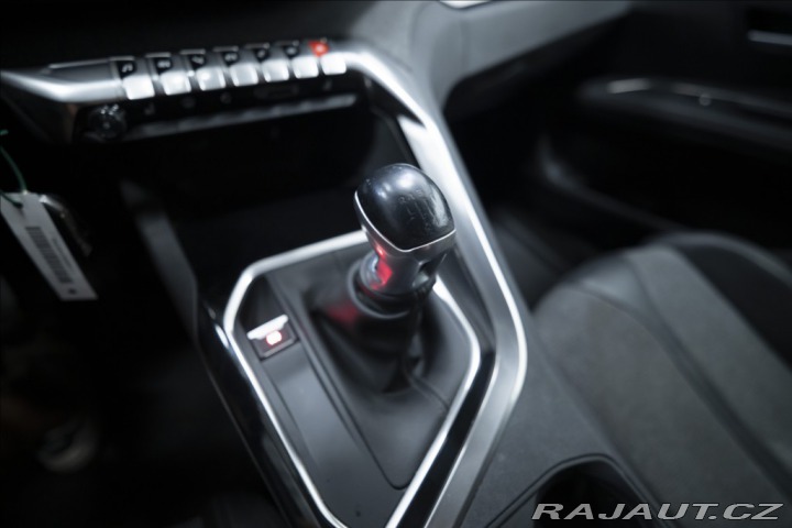 Peugeot 5008 1,2 PT KAMERA VÝHŘEV 7 MÍ 2018