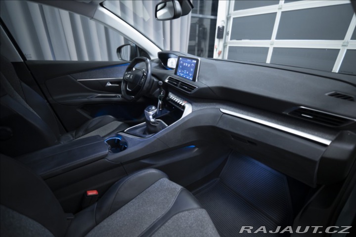 Peugeot 5008 1,2 PT KAMERA VÝHŘEV 7 MÍ 2018