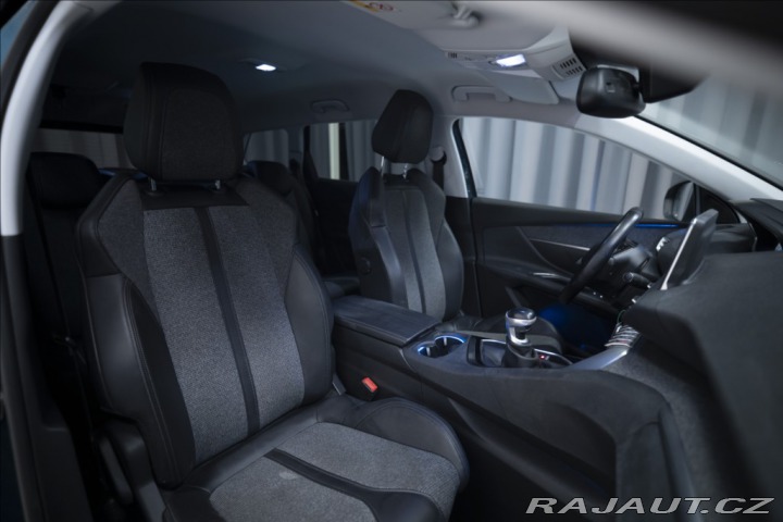 Peugeot 5008 1,2 PT KAMERA VÝHŘEV 7 MÍ 2018