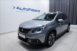 Peugeot 2008 1,2 i AT NAVI VÝHŘEV TAŽN