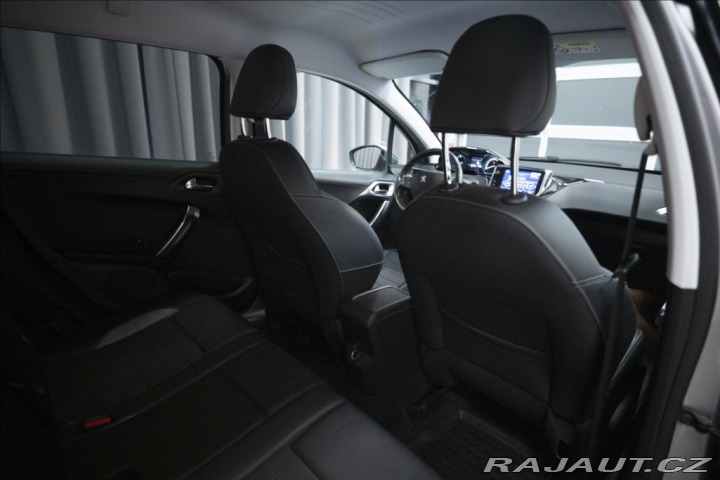 Peugeot 2008 1,2 i AT NAVI VÝHŘEV TAŽN 2017