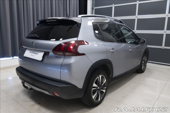 Peugeot 2008 1,2 i AT NAVI VÝHŘEV TAŽN 2017